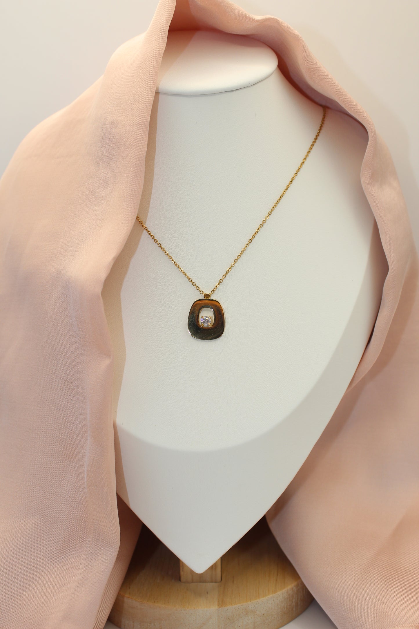 Collier strass carré