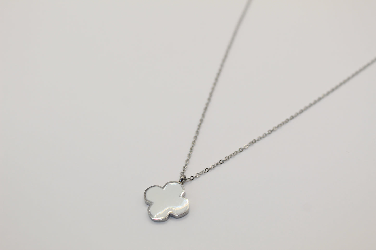 Collier trèfle de couleur