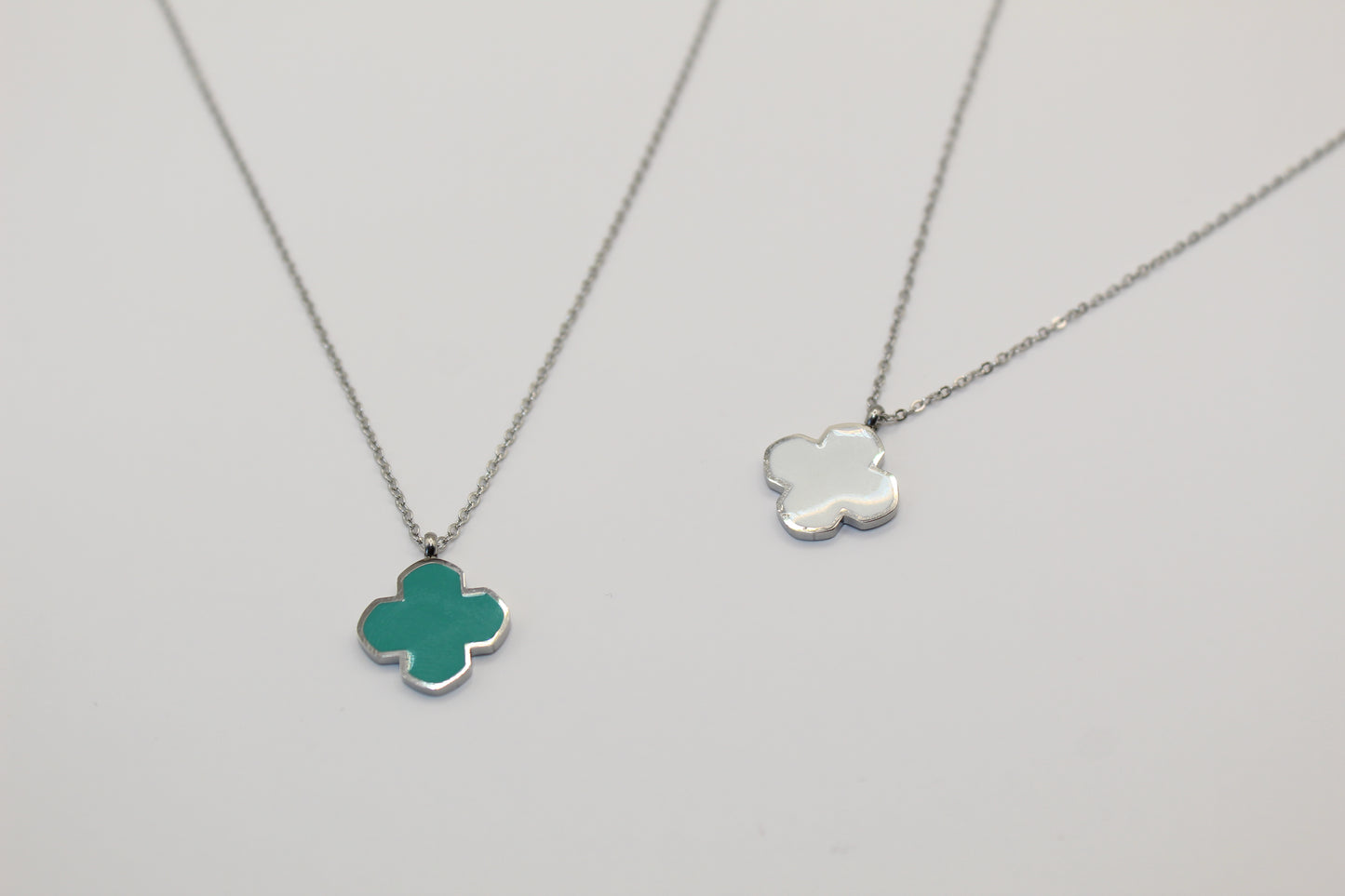 Collier trèfle de couleur