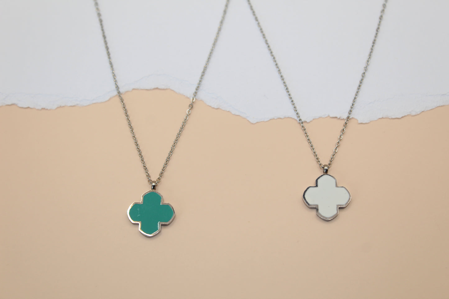 Collier trèfle de couleur