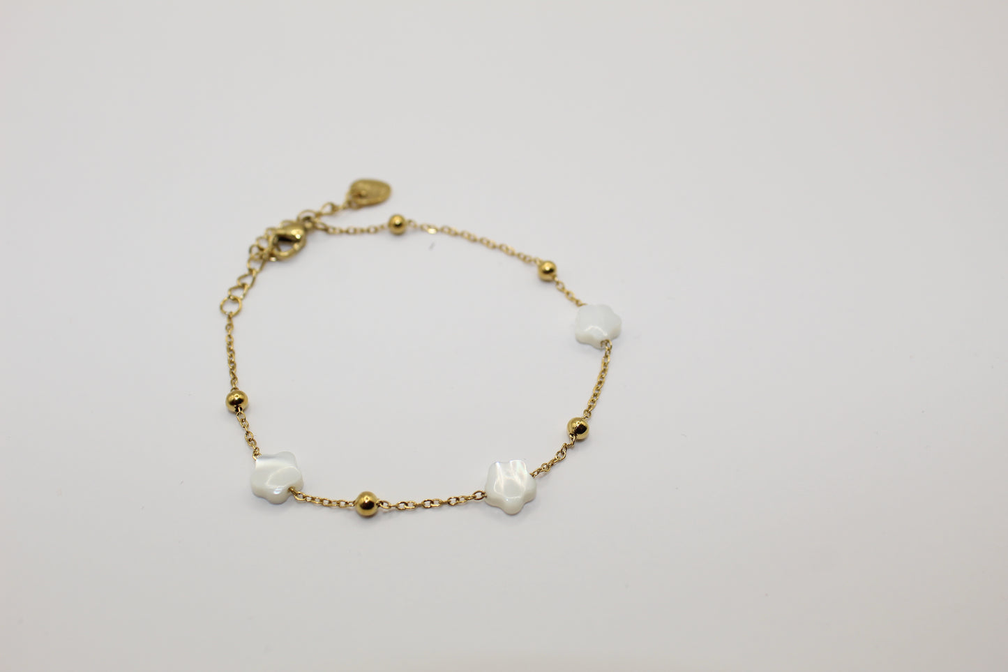 Bracelet fleurs pierres blanche